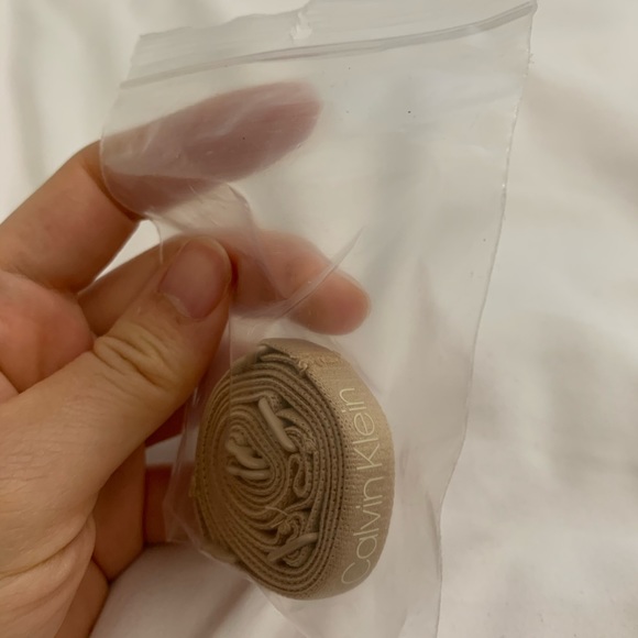 BRAND NEW CALVIN KLEIN strapless lightly lined bra - Picture 9 of 10